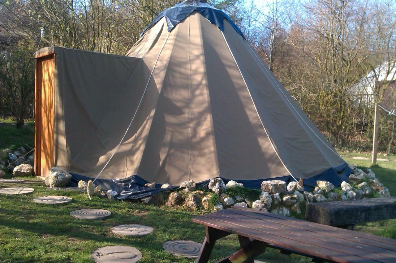 Larkhill Tipis And Yurts Роскошный шатер